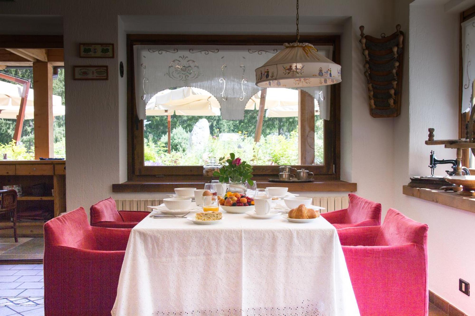 Chalet Eden Eco Hotel, Restaurant & Wellness La Thuile Bagian luar foto